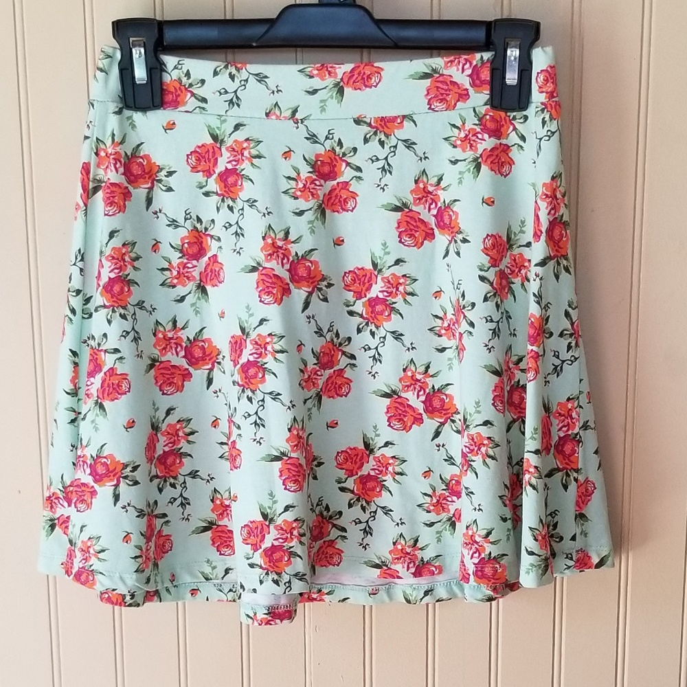 Charlotte Russe floral skirt.  Size Medium.